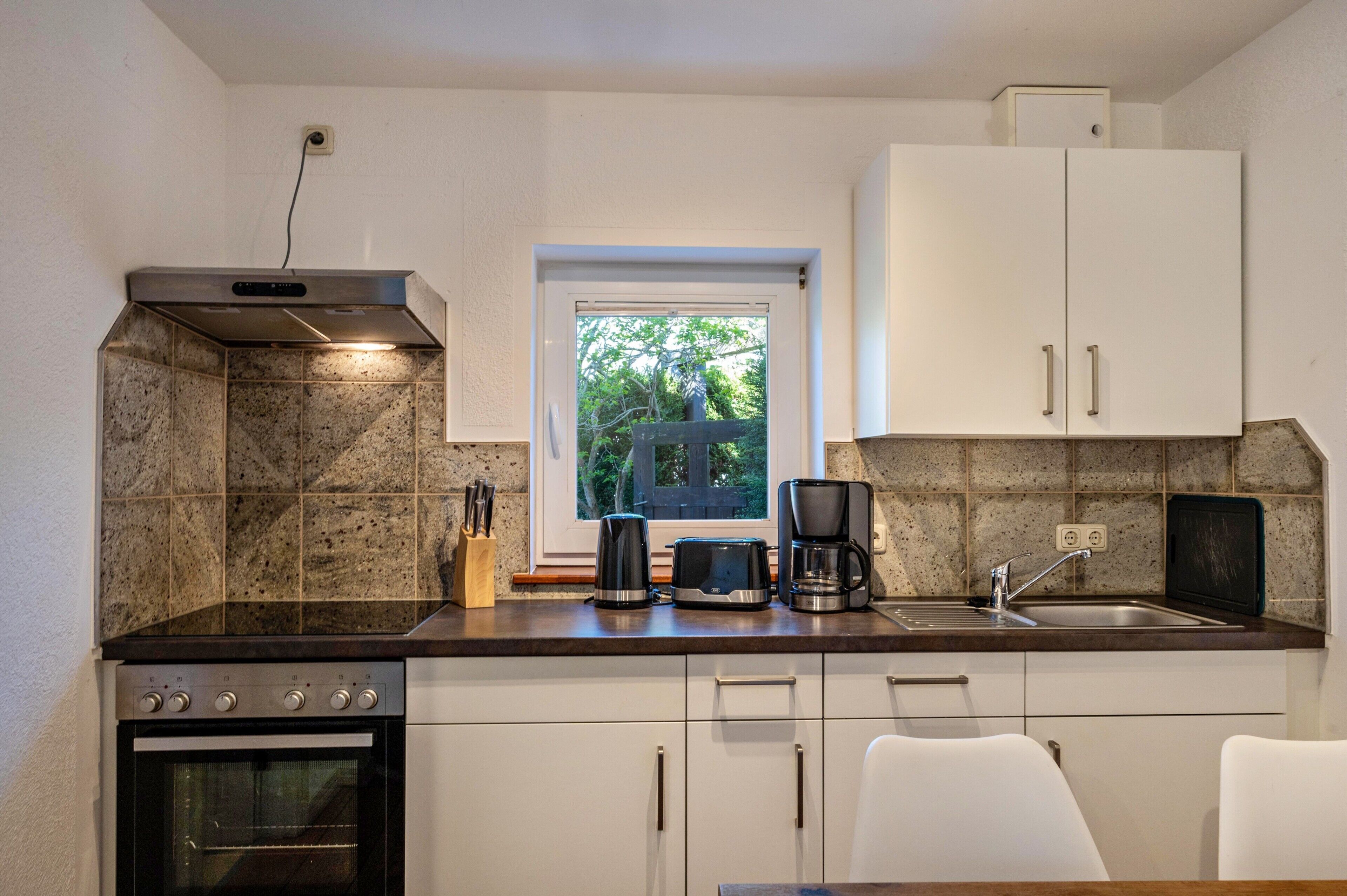 Frigorifero, forno, piano cottura, lavastoviglie