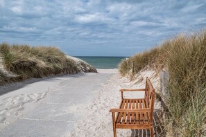 Una playa cerca