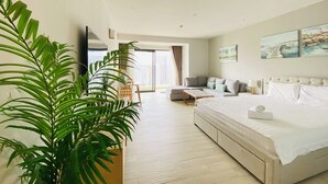 Panoramic Studio | Blackout drapes, WiFi (free)