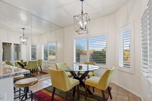 Dining - El Conquistador/Golf+Mnt+LakesVIEWS/Sleeps4 (Oro Valley)