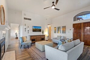 Smart TV, fireplace