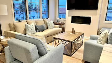 Smart TV y chimenea