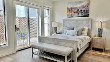 3 habitaciones, tabla de planchar con plancha y cuna de viaje