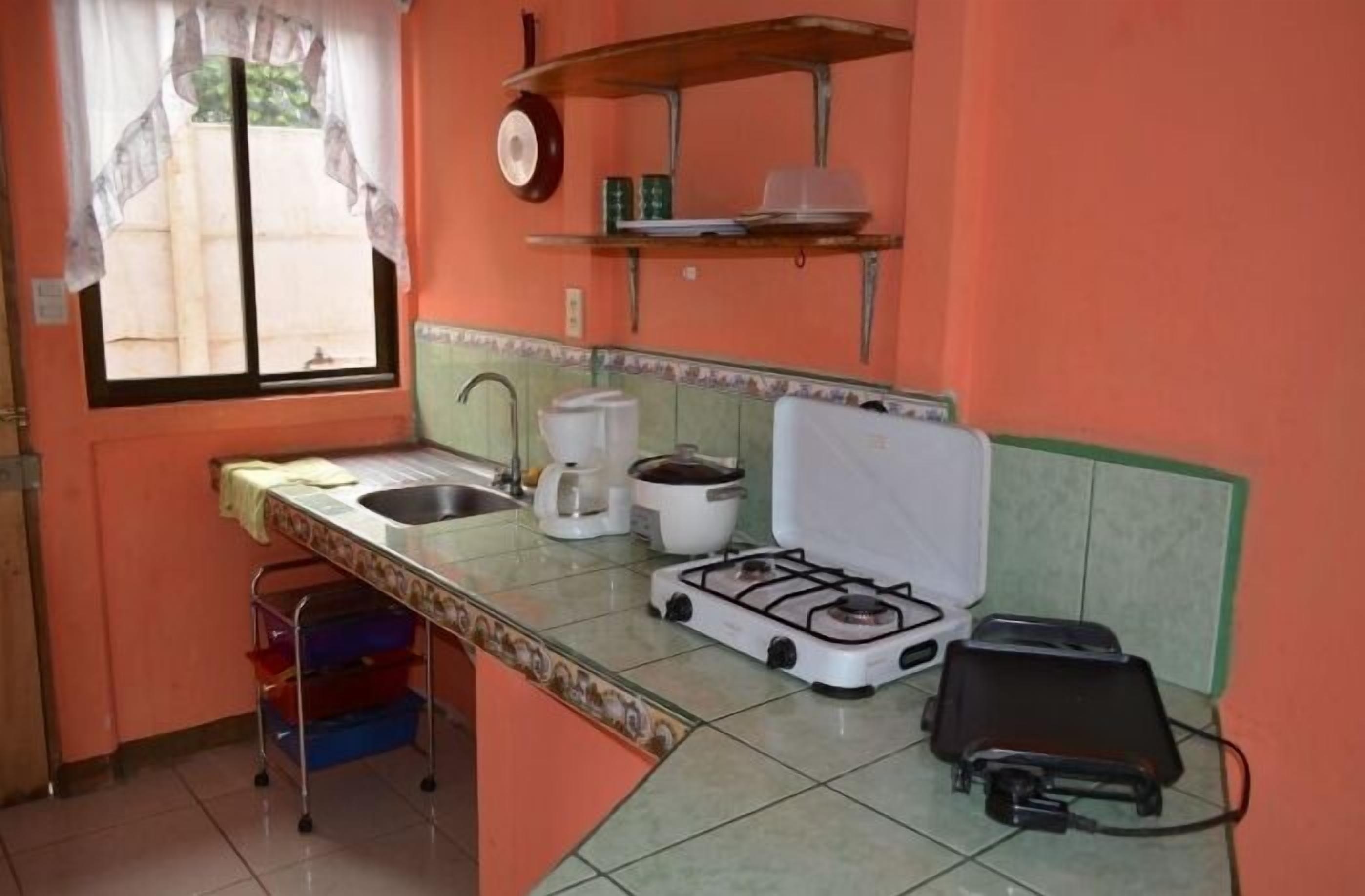 冰箱、微波炉、电饭煲、厨具/餐具