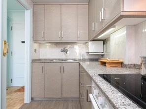 Fridge, microwave, oven, coffee/tea maker