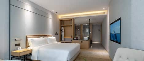 Luxury Single Room | Free minibar, in-room safe, desk, free WiFi