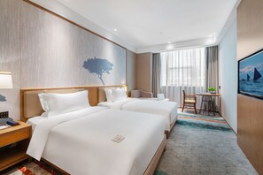 商务双床房 | 迷你吧（备有免费物品）、客房内保险箱、办公桌、免��费 WiFi