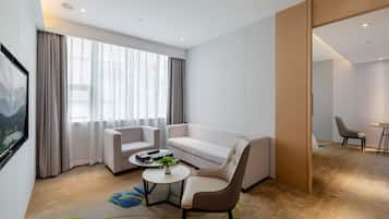 Executive Studio Suite | Free minibar, in-room safe, desk, free WiFi