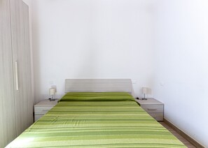 1 bedroom - Beatrice apartment, modern apartment in the middle of the nightlife of Marina di Campo, a few steps (Campo nell'Elba)