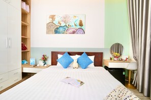 Premium bedding, memory foam beds, minibar, individually furnished - KALINH HOUSE (Da Nang)