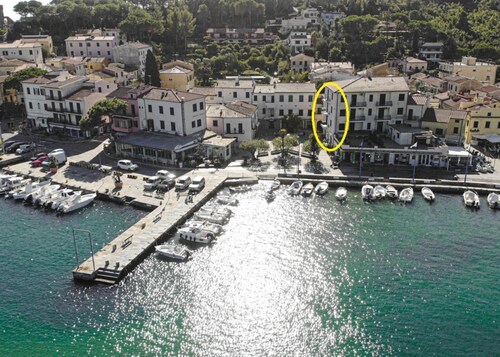 Apartment Zeffiro in Marina di Campo, in the heart of the nightlife, tastefully furnished and perfec