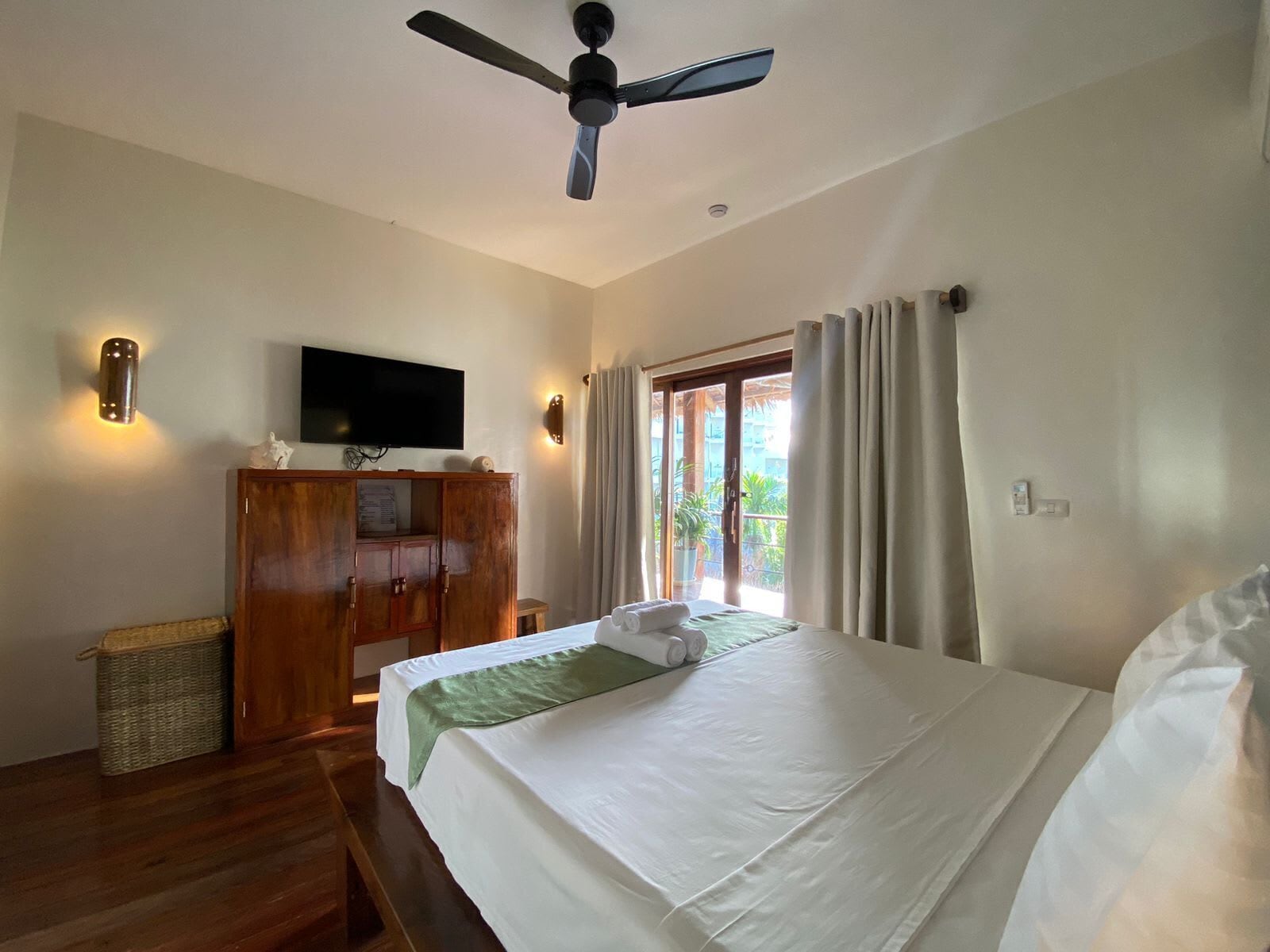 Deluxe Double Room with Balcony | Interior