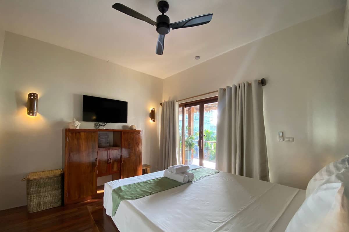 Deluxe Double Room with Balcony | Interior