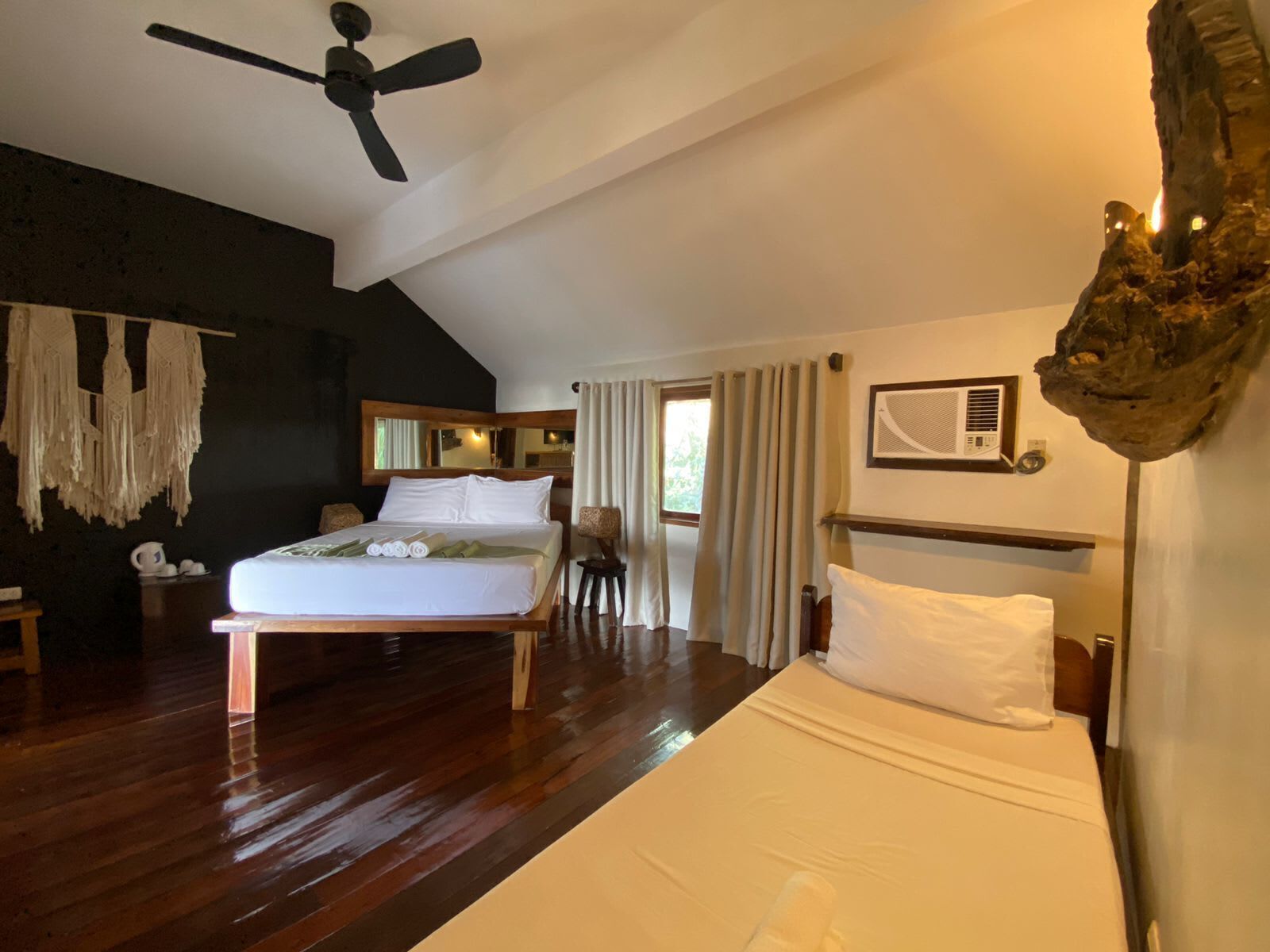 Standard Family Room | Interior