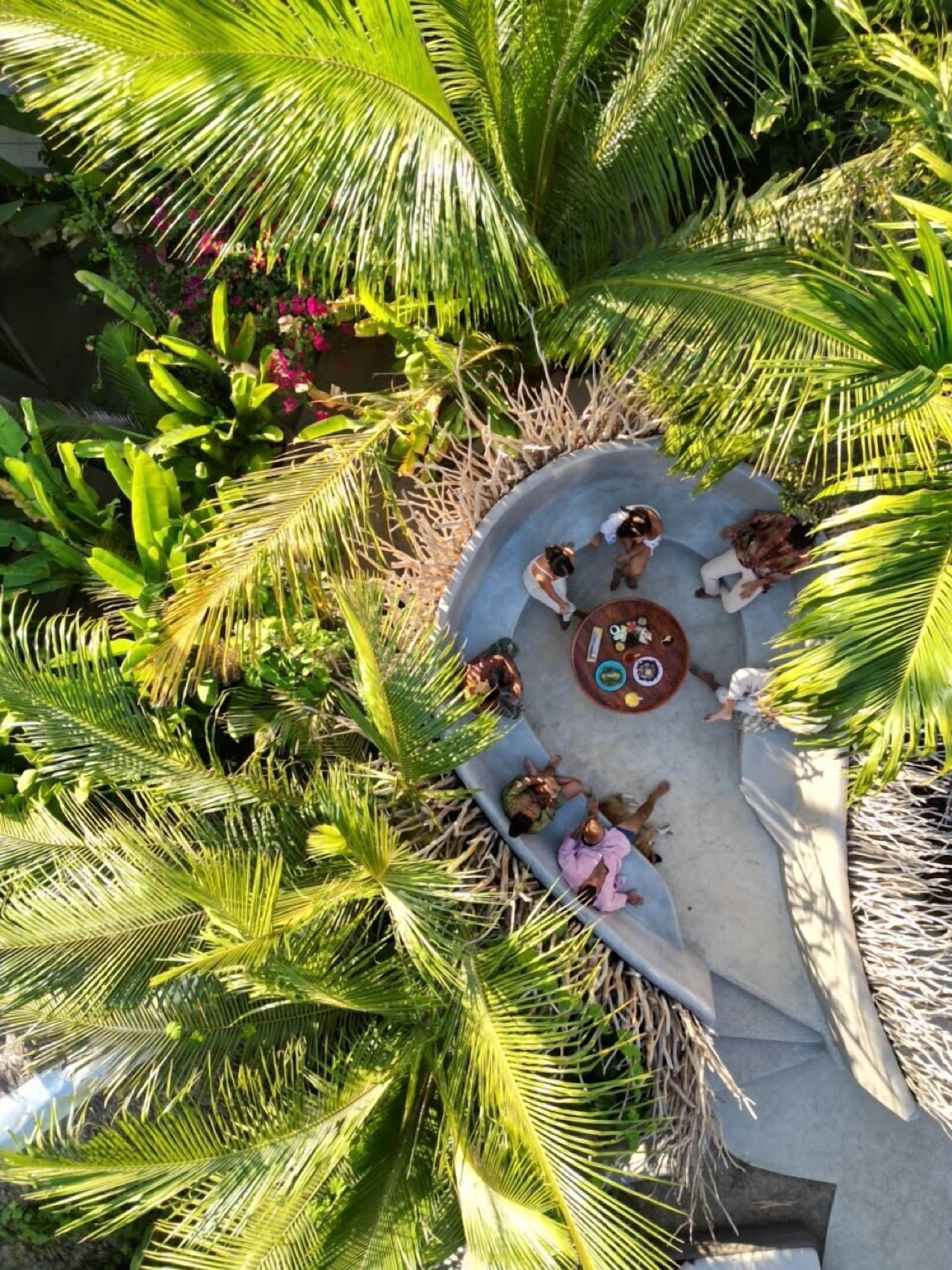 المنشأة من الداخل