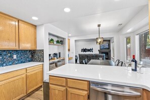 Fridge, microwave, oven, stovetop - Under the Pines | Quiet Backyard & Neighborhood (Flagstaff)