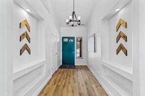 Interior - Under the Pines | Quiet Backyard & Neighborhood (Flagstaff)