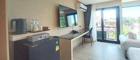 Deluxe Twin Room | Balcony