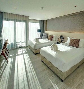 Deluxe Twin Room | Desk, laptop workspace, blackout curtains, rollaway beds - The 9 Residence Hotel (Bangkok)