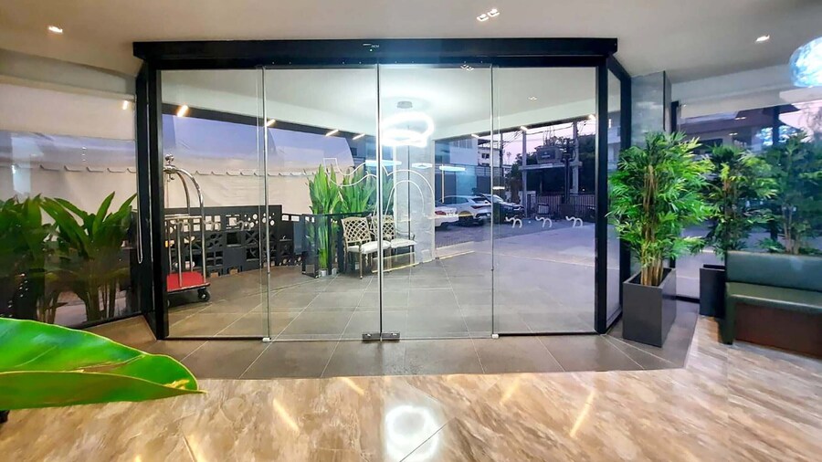 The 9 Residence Hotel