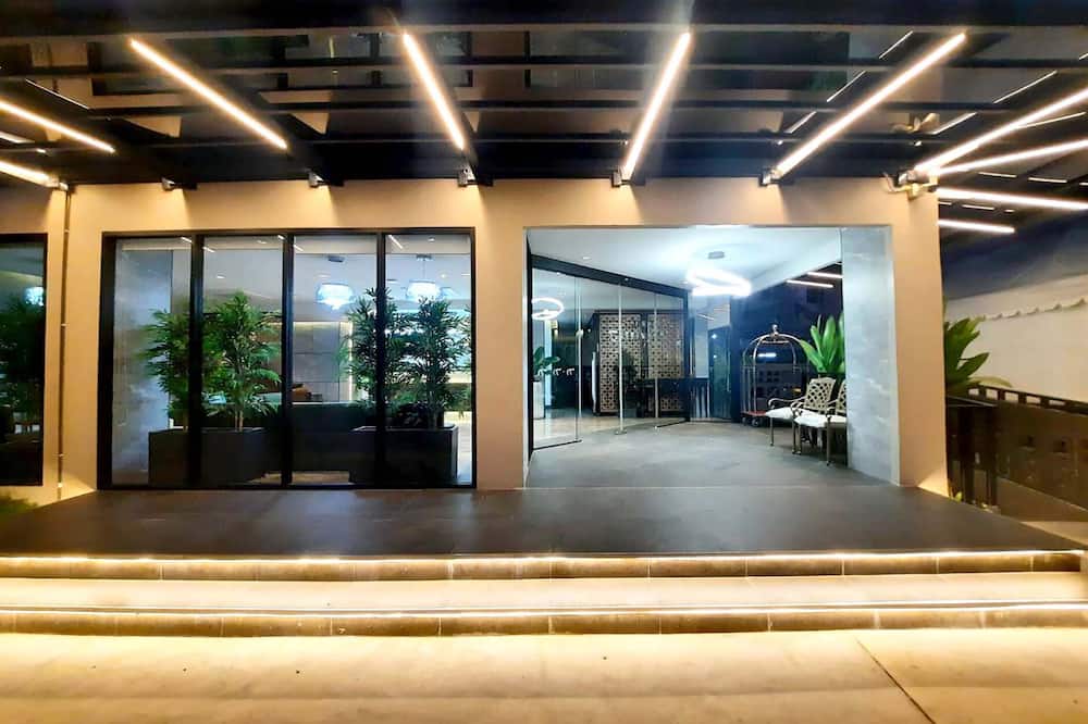 The 9 Residence Hotel