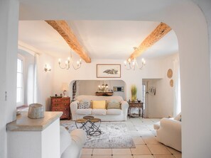 TV, peis og bordtennis