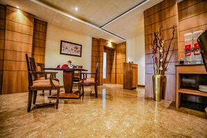 Reception - The World Barbil (Barbil)