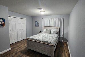 4 Schlafzimmer, kostenloses WLAN, Bettwäsche