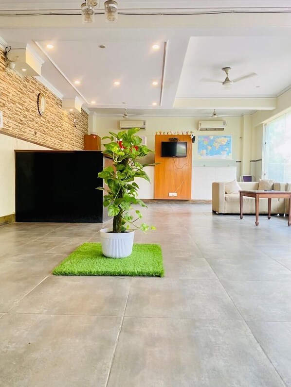 Exterior - Hotel Radient Casa (Noida)