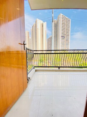 Exterior - Hotel Radient Casa (Noida)