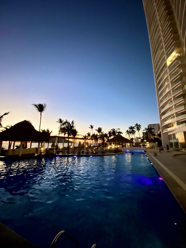 Outdoor pool, a heated pool