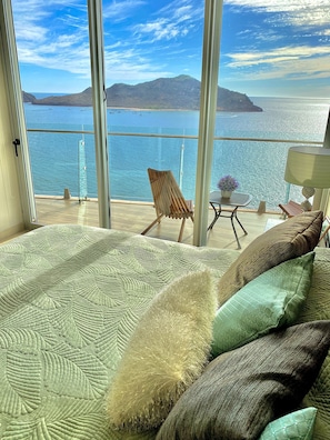 2 bedrooms, in-room safe, desk, iron/ironing board