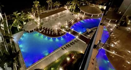 Camino al Mar, Apartment on the Beach with Fabulous Amenities Zona Dorada Pure Luxury