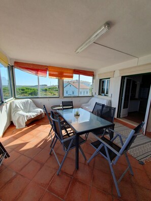 Dining - BEAUTIFUL HOLIDAY HOME NEAR PAREDES WITH POOL AND DIRECT BEACH ACCESS (Mina)