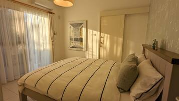 2 bedrooms, free WiFi, bed sheets, wheelchair access