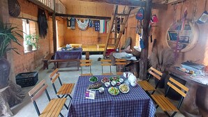 Restaurant - Quanba Taigoo - HomeStay (Quan Ba)