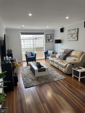 TV - Family style home close to Terrigal beach (Terrigal)
