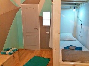 3 chambres, fer et planche à repasser, Wi-Fi gratuit, draps fournis