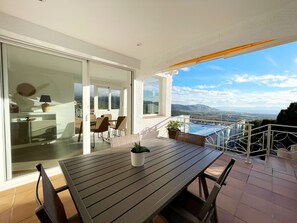 Outdoor dining - Ref. Alb30 - BEAUTIFUL AND SPACIOUS VILLA WITH POOL AND SEA VIEWS (Rosas / Roses)