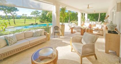 Modern Villa w Golf and Lake View in Beach Resort