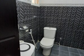 Shower, free toiletries, towels, soap