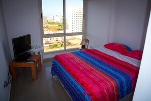 2 bedrooms, iron/ironing board, free WiFi, bed sheets - Vacation apartment with sea view (Porlamar)