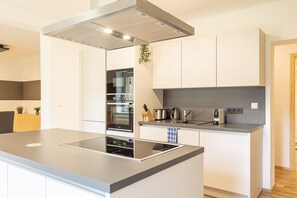 Fridge, microwave, oven, stovetop - Beautiful cottage in Styria near lake (No Deposit) (Eisenerz)