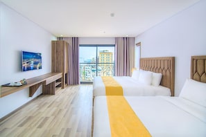 Desk, soundproofing, iron/ironing board, free WiFi - SEA LIGHT HOTEL DA NANG (Da Nang)