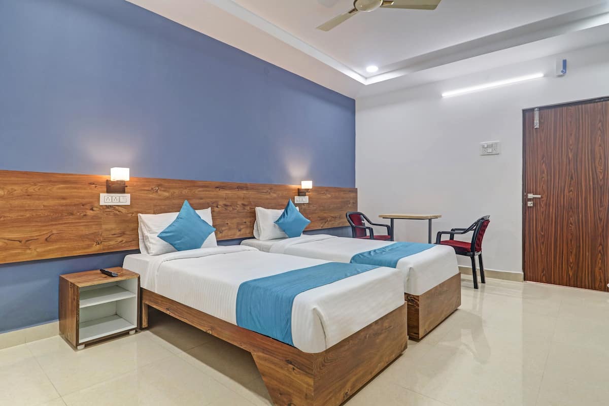 Deluxe Double or Twin Room | In-room safe, desk, laptop workspace, free WiFi