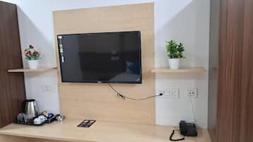 华丽双人房(单人入住) | 客房内保险箱、办公桌、笔记本电脑工作区、免费 WiFi