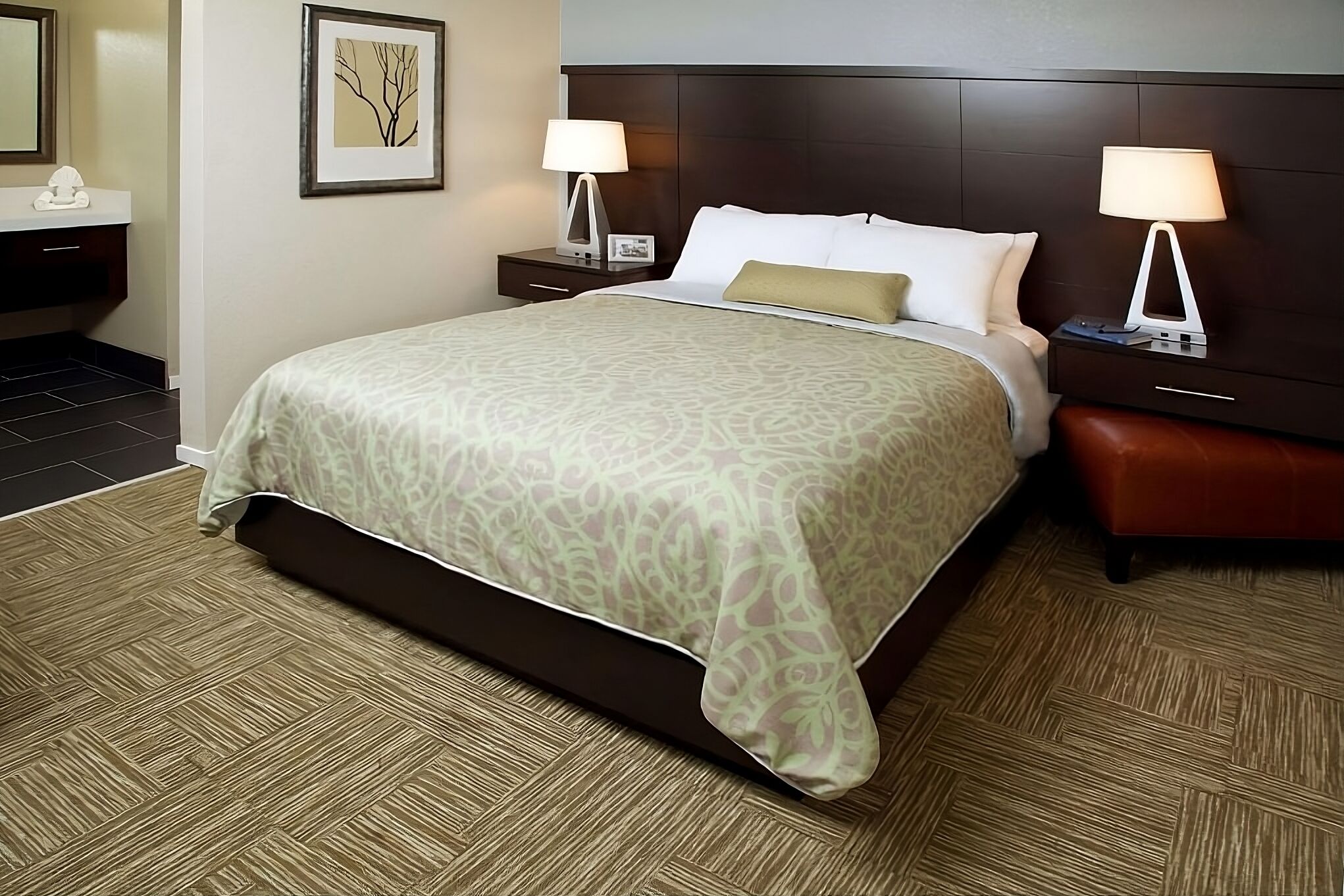 Fun Day at LEGOLAND Discovery Center! Spacious 2BR Unit w/ FREE Breakfast, Pool!