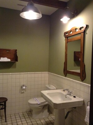 Bathroom - Meson Don Quijote (Mota del Cuervo)