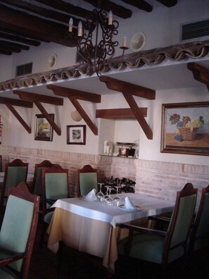 Dining - Meson Don Quijote (Mota del Cuervo)