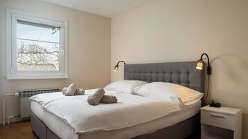 5 soverom, strykejern/-brett, wi-fi og sengetøy